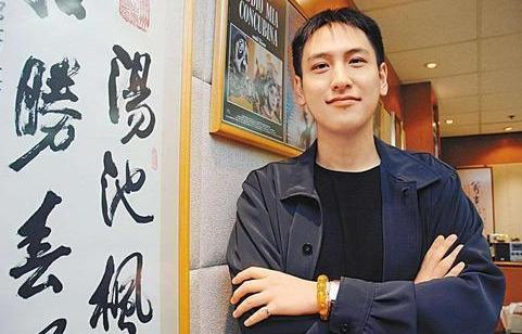 坐拥上海豪华楼盘"汤臣一品"21岁身家百亿,汤珈铖何以如此优秀?