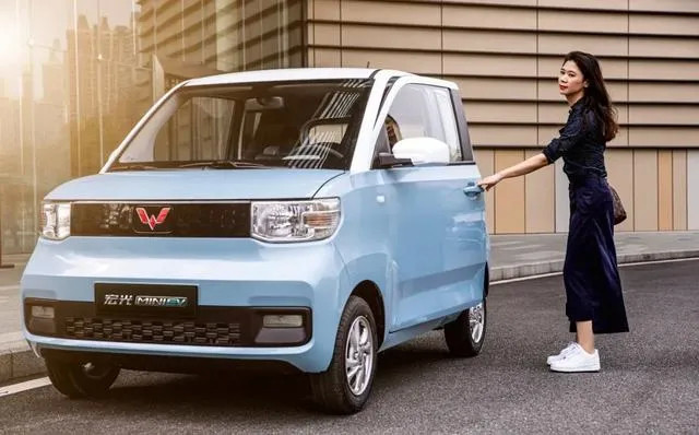 日销1000台!五菱宏光miniev,怎么成了年轻人的爱车?