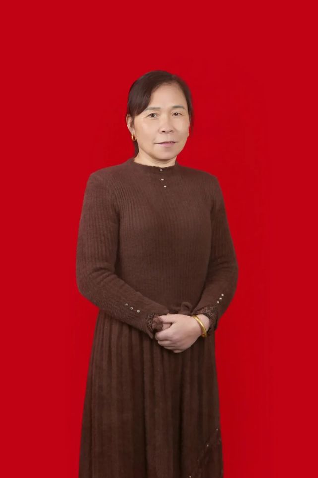 致敬了不起的她全国公安系统爱警母亲夏丽萍