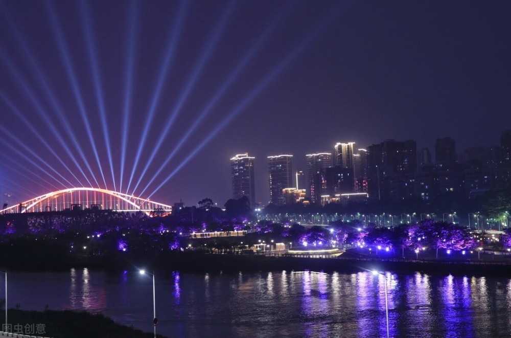 三龙湾夜游是佛山版的"珠江夜游",与广州版的差别究竟