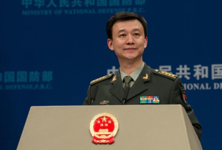 近日,国防部发言人吴谦大校作为解放军和武警部队代表团新闻发言人