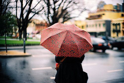 晴天留人情,雨天好借伞|微信