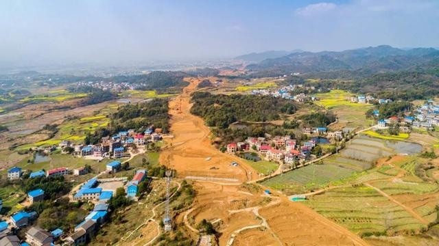 鄂州花湖机场智慧高速公路全面进入快速施工建设阶段