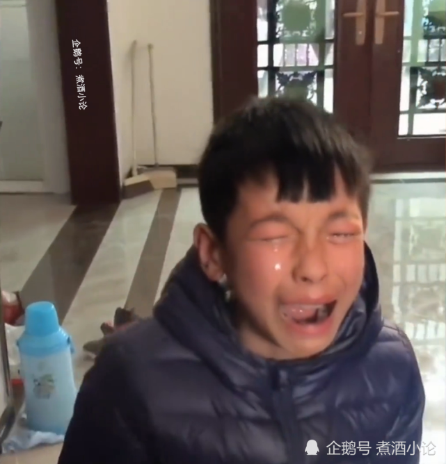 小学生考80多分激动大哭,网友调侃:好一个现代版"范进