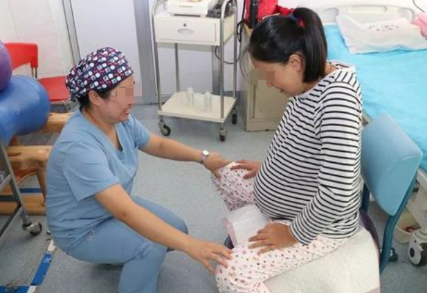 生孩子是去"人民医院"还是"妇幼保健院"?根据3点做决定更好