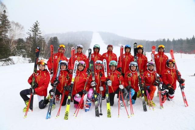 一鸣惊人，北京有支青少年滑雪队