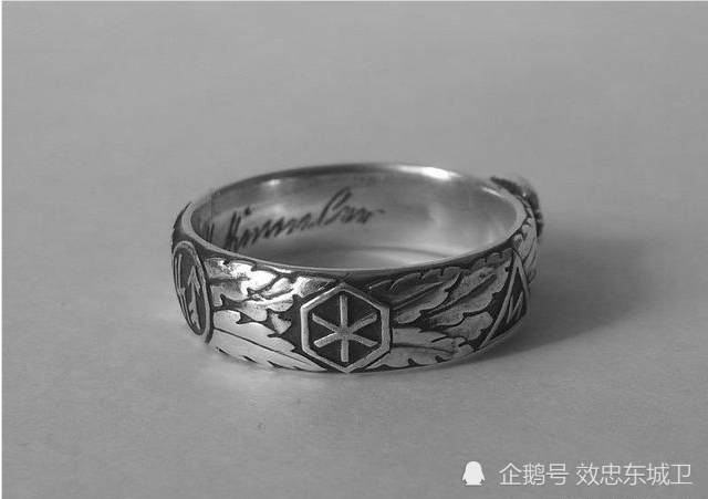 二战中,德国纳粹党卫军为什么要佩戴骷髅头戒指?是为了耍酷吗?