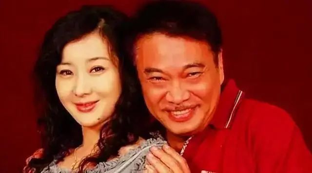3段婚姻5个孩子,自称演员是骗子,吴孟达的一生就是一出悲喜剧