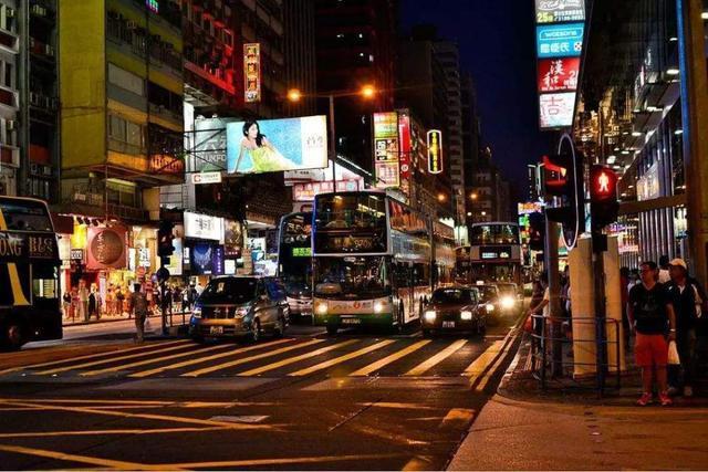 万亿gdp 人均_万亿gdp城市地图