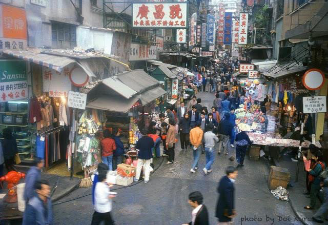 老照片1984年的香港街头充满了生活气息