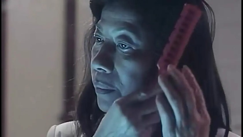 90年代,罗兰在鬼片《七月十四》中首次饰演了"龙婆"这一角色,剧中的她