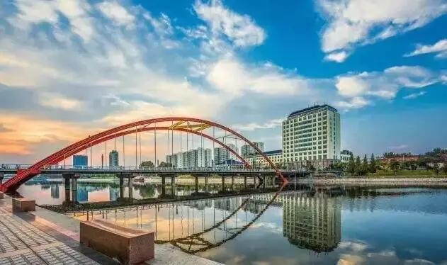 莱西 gdp_莱西拉姆(3)