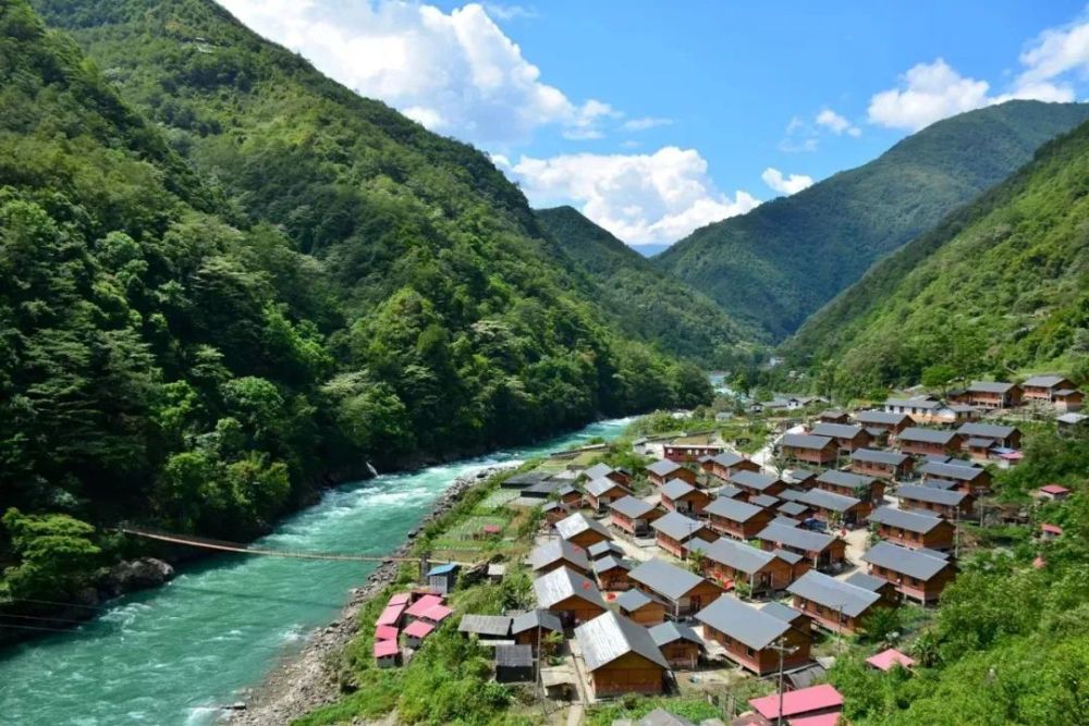 独龙江乡被誉为" 云南旅游的最后一片原始秘境".