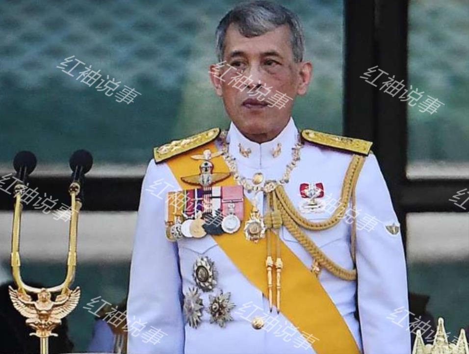苏提达享受最高礼遇佩戴拉玛五世勋章加冕被册封为女王陛下
