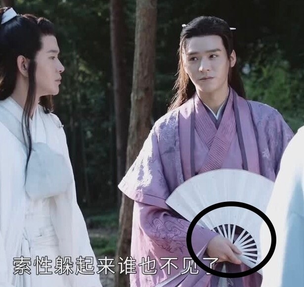 《山河令》群演用复制粘贴,雨中戏只能等下雨,观众:剧组太穷了