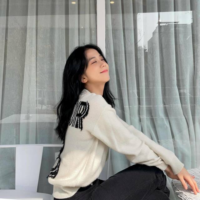 jisoo头像ins,jisoo绝美头像 仙气 blackpink 智秀jisoo ins动态更新 blink爱你们哟