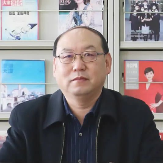 特级校长冯振开制度充满温度教育更有灵性