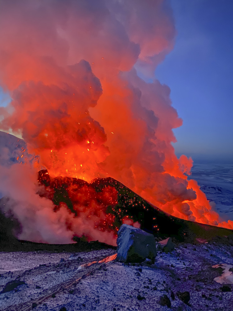 外代一线克柳切夫火山喷发