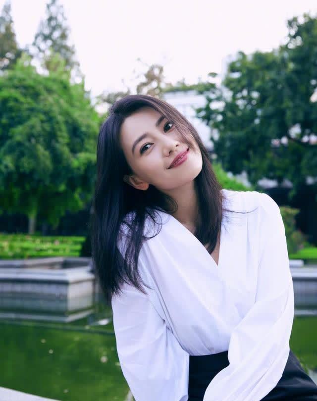 41岁高圆圆状态不减当年,气质佳,实力说明健身的重要性