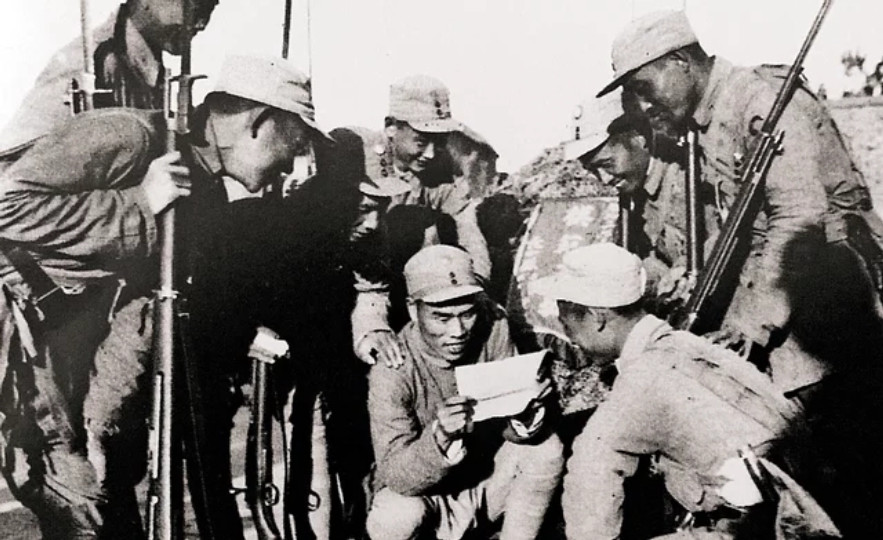 日本二战后gdp进入第二名_二战时期日本国内已空虚,为什么盟军不直接攻入东京,占领日本(3)