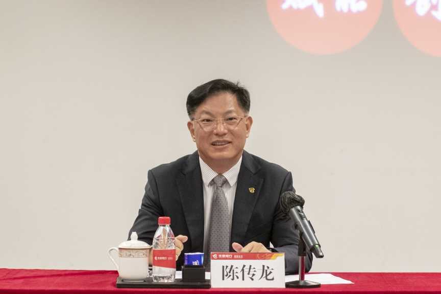 华夏银行深圳分行行长陈传龙表示,2021年是"十四五"规划开局之年,也是