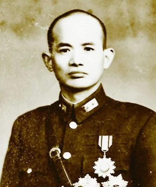 抗战时期被冤杀的这位传奇将军,真正的性格决定命运的