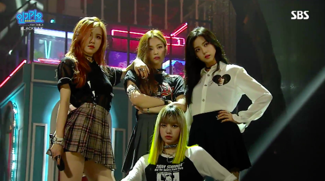 韩国女子组合《blackpink》,5年舞台服装,华丽帅气