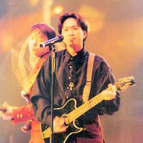 黄家驹生前为主流乐坛所不容,远走日本,客死他乡背后