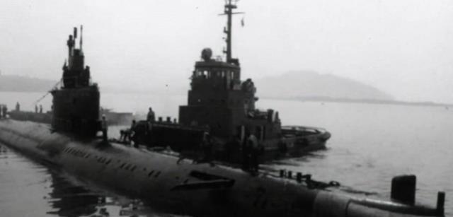 海军418号潜艇事故:上浮被军舰"一切两半",39名官兵仅
