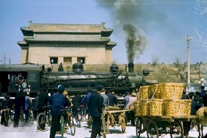彩色老照片:这是60多年前的北京,带你看50年代这里的样子