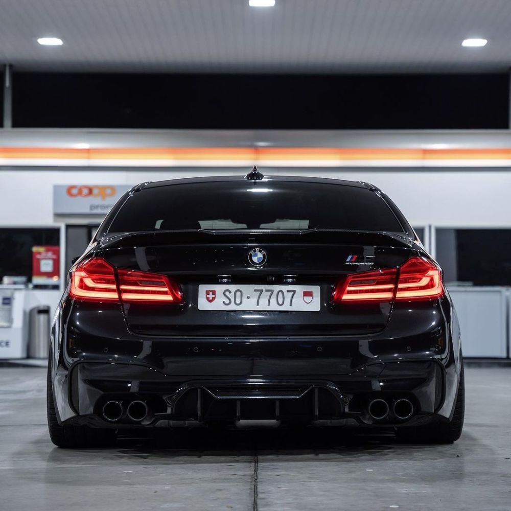 黑色宽体宝马bmwm5