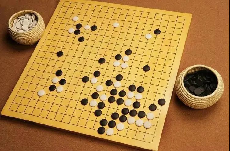 张盛墓围棋盘