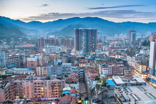 万源人口有多少_刚刚公布 达州这个县 市 区被中央看上,成为全国试点