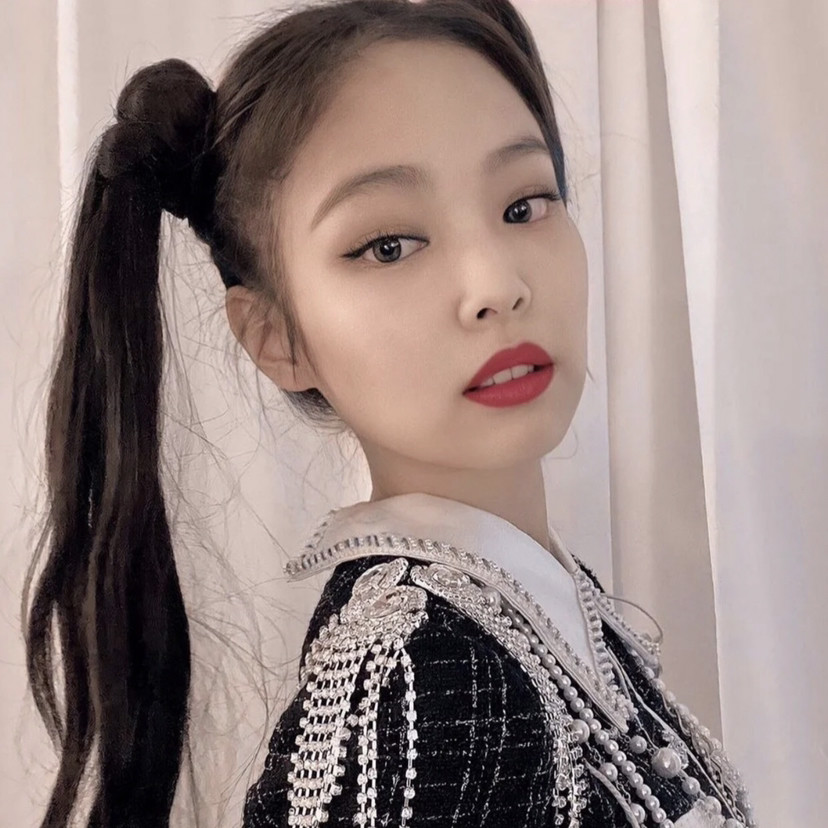 blackpink jennie绝美头像 一个双马尾可爱到犯规的女人!