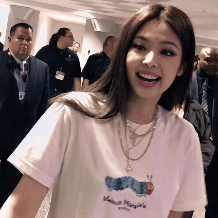 blackpink jennie绝美头像 一个双马尾可爱到犯规的女人!