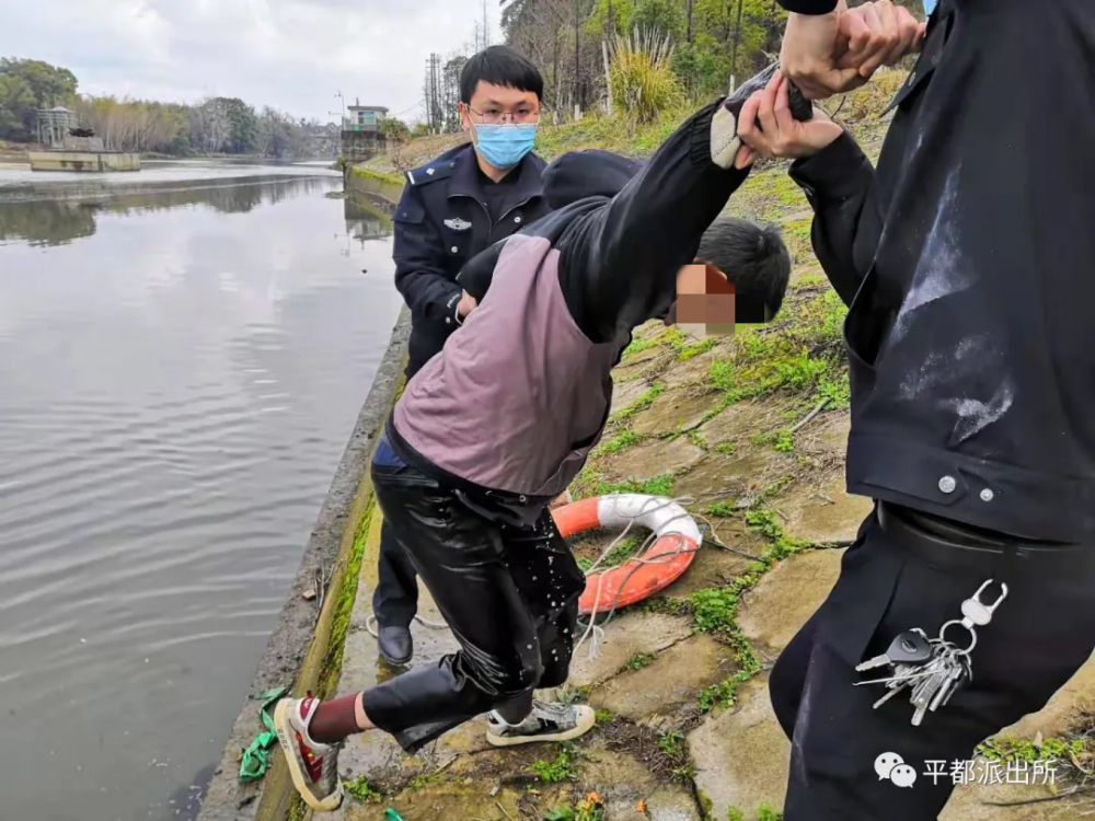 吉安一学生想不开竟跑到河边跳河原因竟是