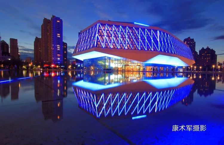 火红魅力的哈尔滨音乐厅康术军摄影作品选