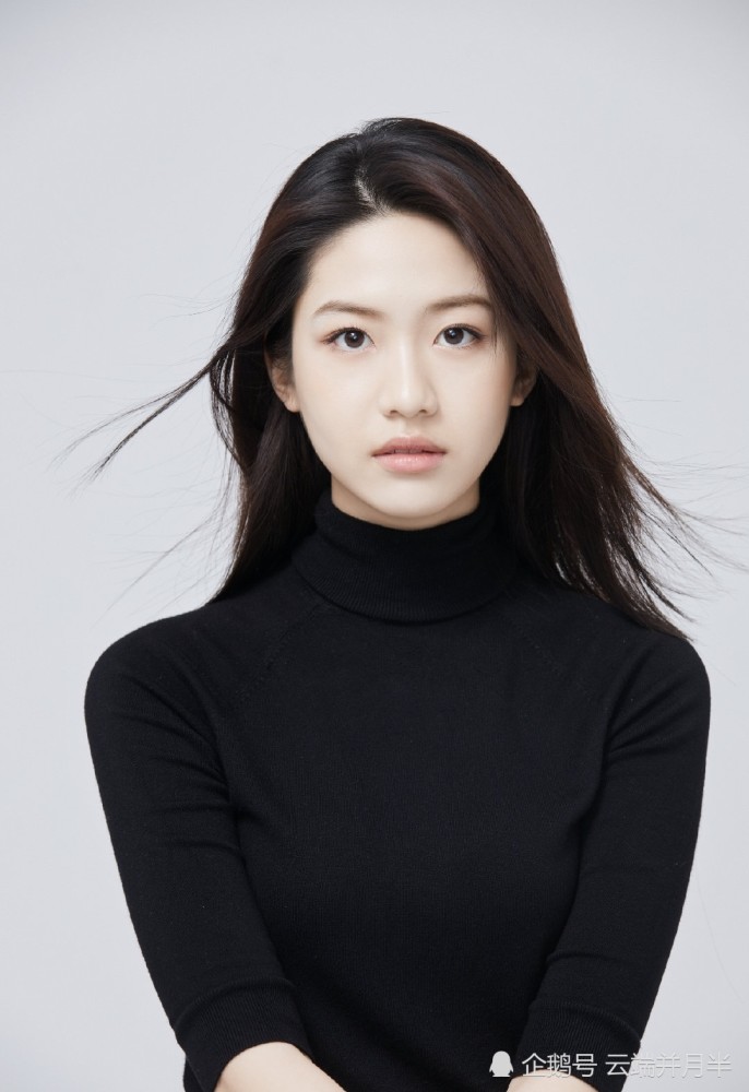 解锁向涵之小姐姐黑白质感美图