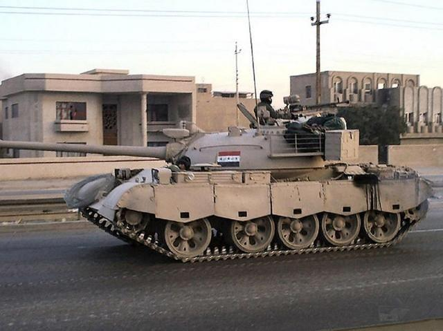 图为伊拉克军队装备的69式坦克