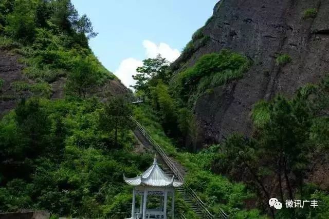 堪比狼牙山五壮士,广丰21勇士血洒红军岩!