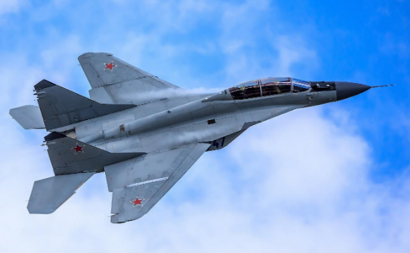 俄空天军已列装先进的苏～35战斗机,为何还要购买米格