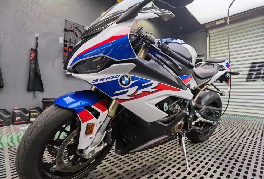 新款宝马S1000RR,新款宝马s1000rr图片 只能日常耍帅?宝马s1000rr告诉你绝非如此