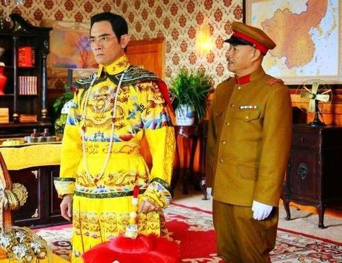 溥仪在东北登基,兴高采烈的准备好龙袍,不料在日本人那碰了钉子