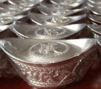 古代的银子长什么样别被电视剧骗了黑不溜秋全是牙印