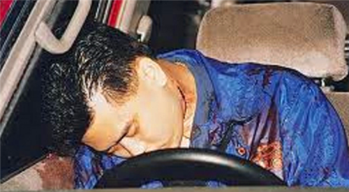 28年前梅艳芳被黄朗维扇了一巴掌第二天被砍成重伤后被枪杀