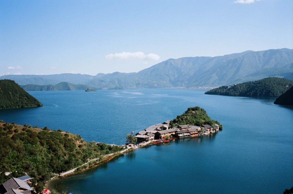 春日旅行地,驾临泸沽湖:成都出发自驾游"女儿国,这样玩就对了