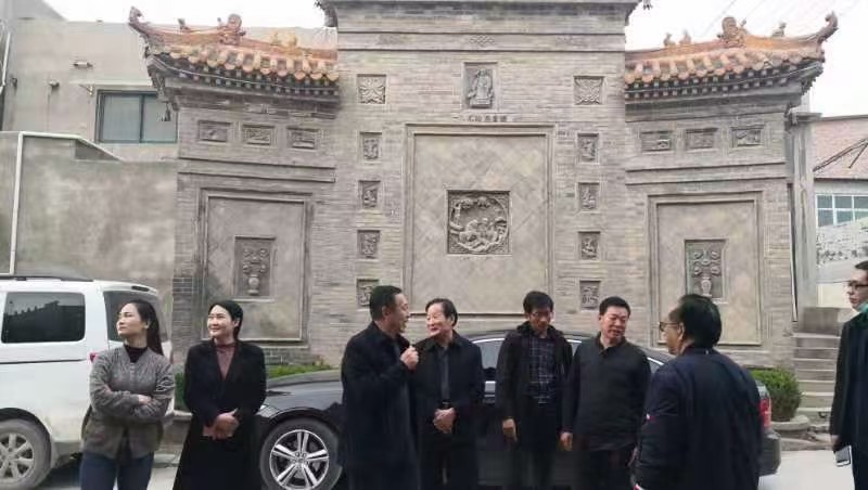 电视剧回郭镇传奇制片人到巩义市实地踩点