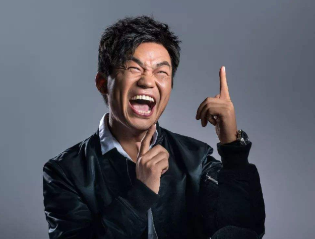 王晶评价内地喜剧演员:王宝强和黄渤都不行,我只认同一个人