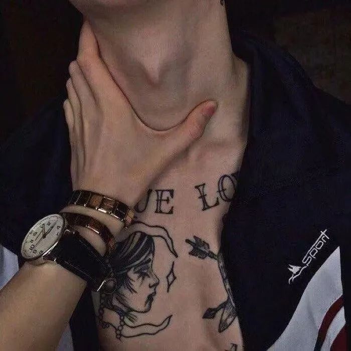 男生头像:这个月本该吃土的