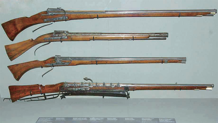 (上图)各种样式的欧洲火绳枪